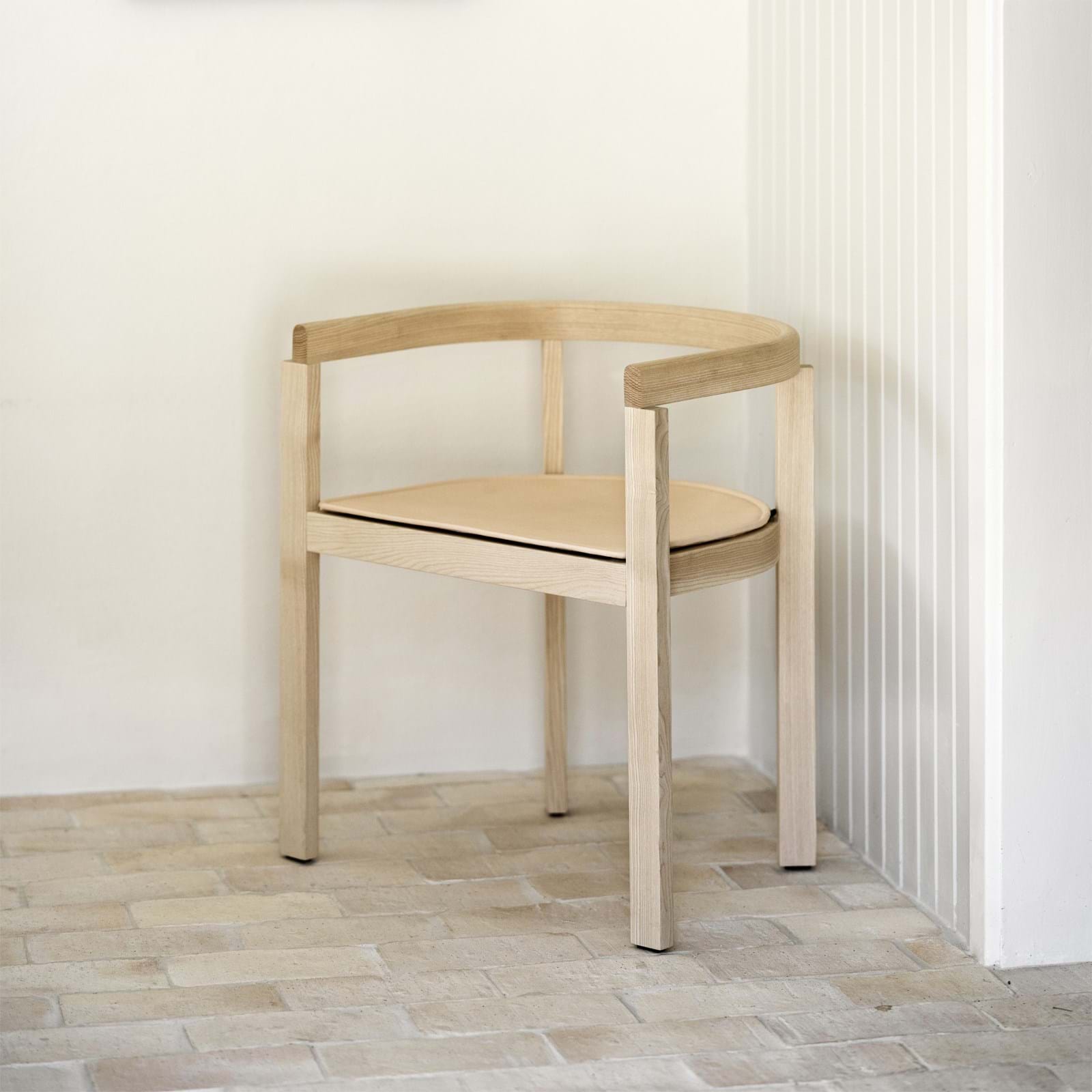 After Karmstol från Vålamagasinet Matstolar, Fritz Hansen, Image-2