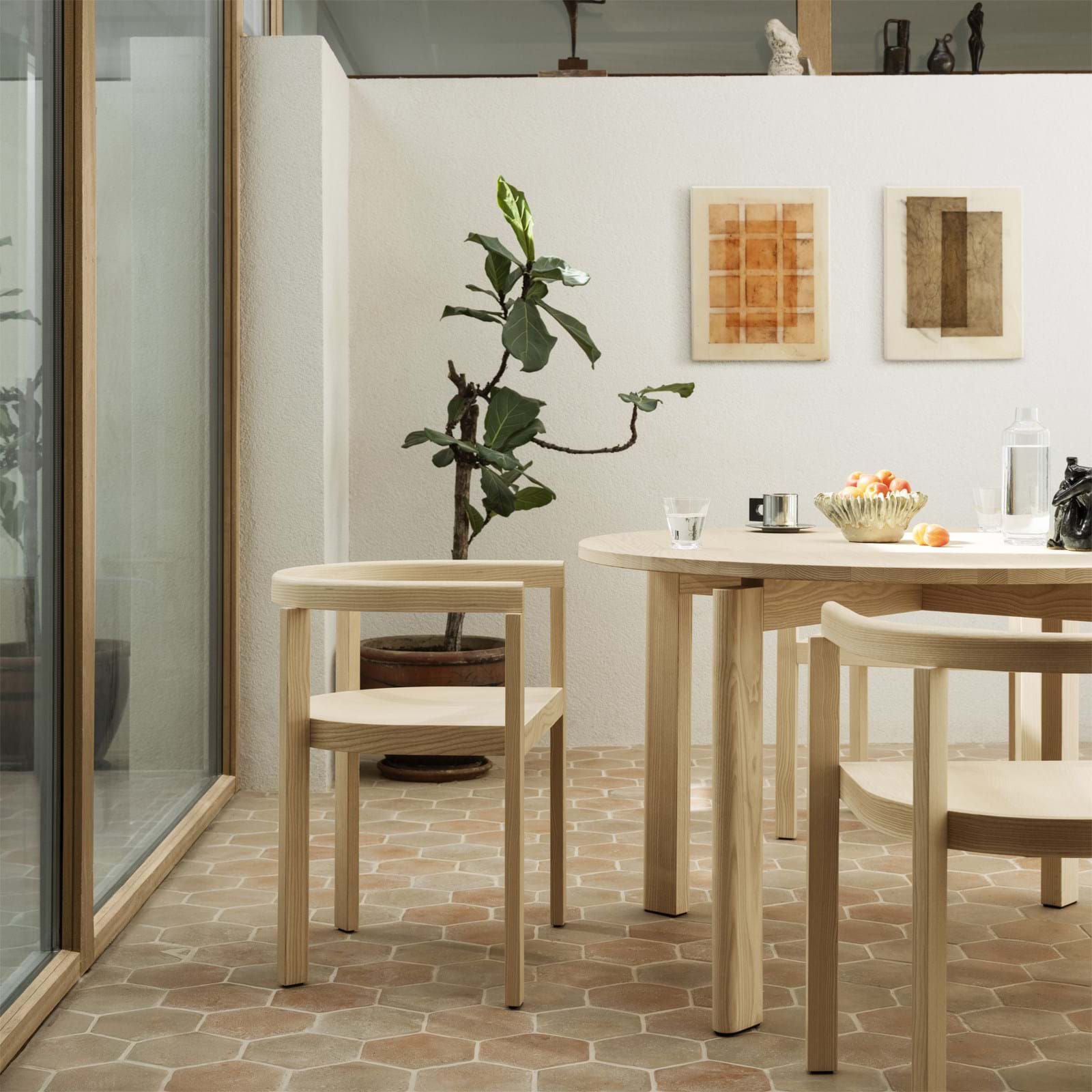 After Karmstol från Vålamagasinet Matstolar, Fritz Hansen, Image-4