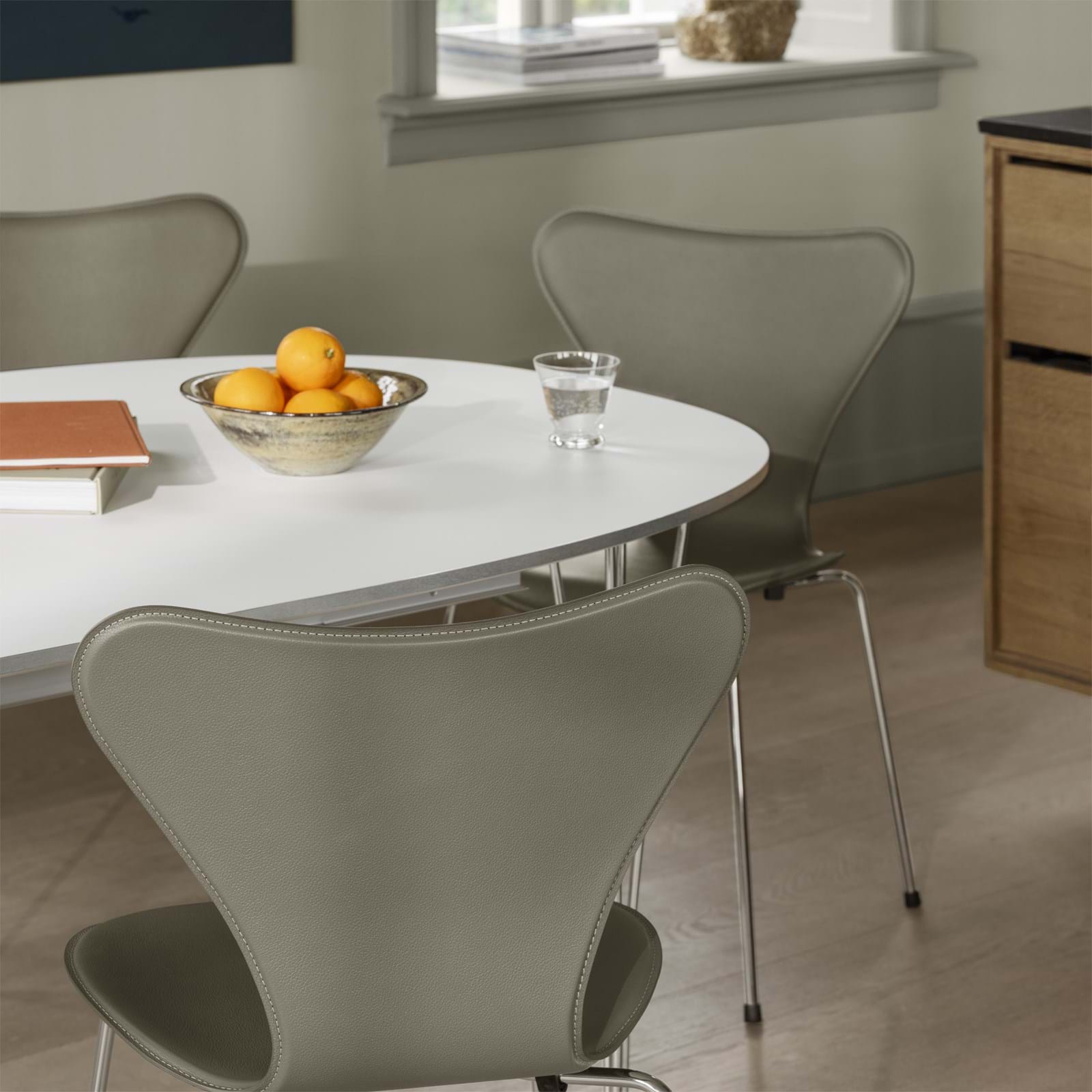 Sjuan Tailored Stol från Vålamagasinet Matstolar, Fritz Hansen, Image-4