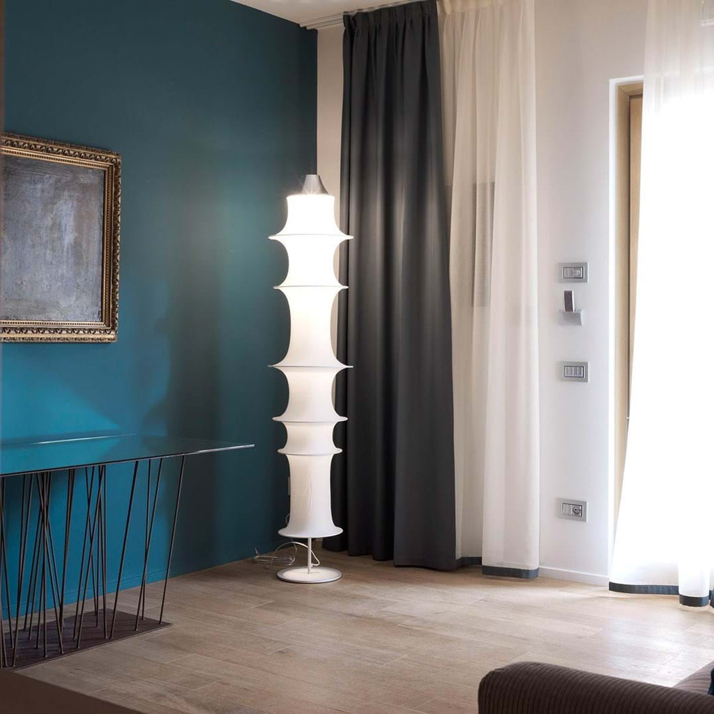 Falkland Floor Lamp från Vålamagasinet Golvlampor, Artemide, Image-2
