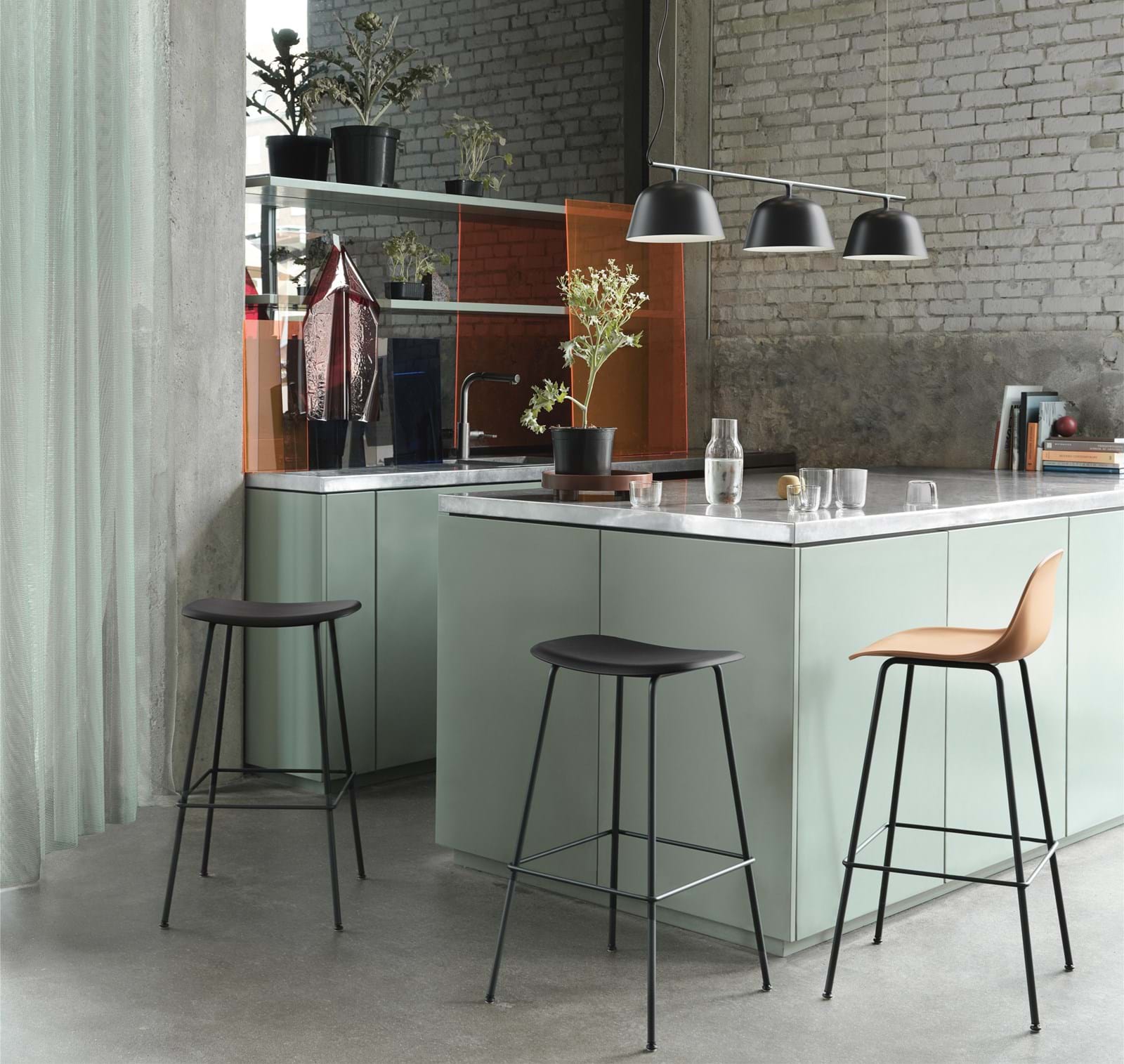 Fiber Counter Stool Tube Base 65 cm från Vålamagasinet Barstolar, Muuto, Image-2