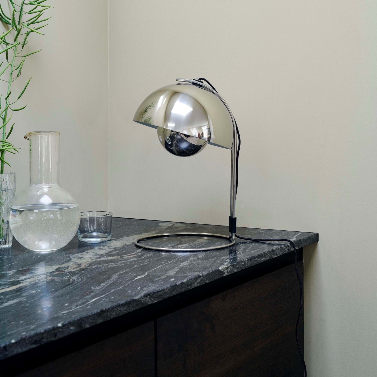 Flowerpot VP4 Table Lamp från Vålamagasinet Bordslampor, &Tradition, Image-2