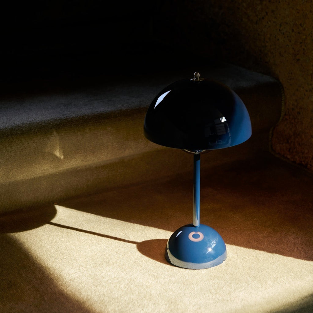 Flowerpot Portable Table Lamp VP9