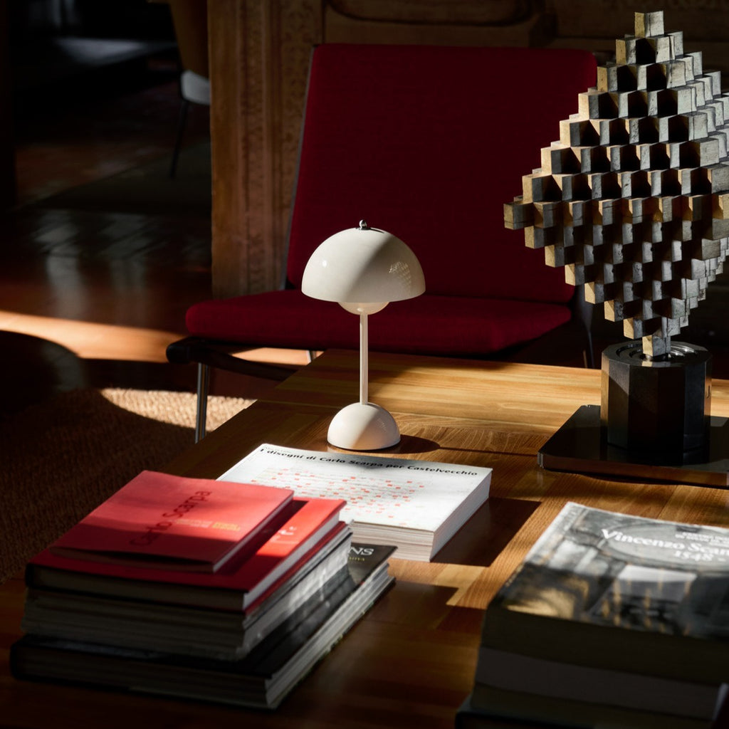 Flowerpot Portable Table Lamp VP9