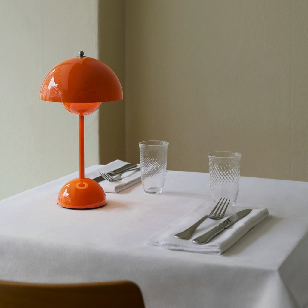 Flowerpot Portable Table Lamp VP9
