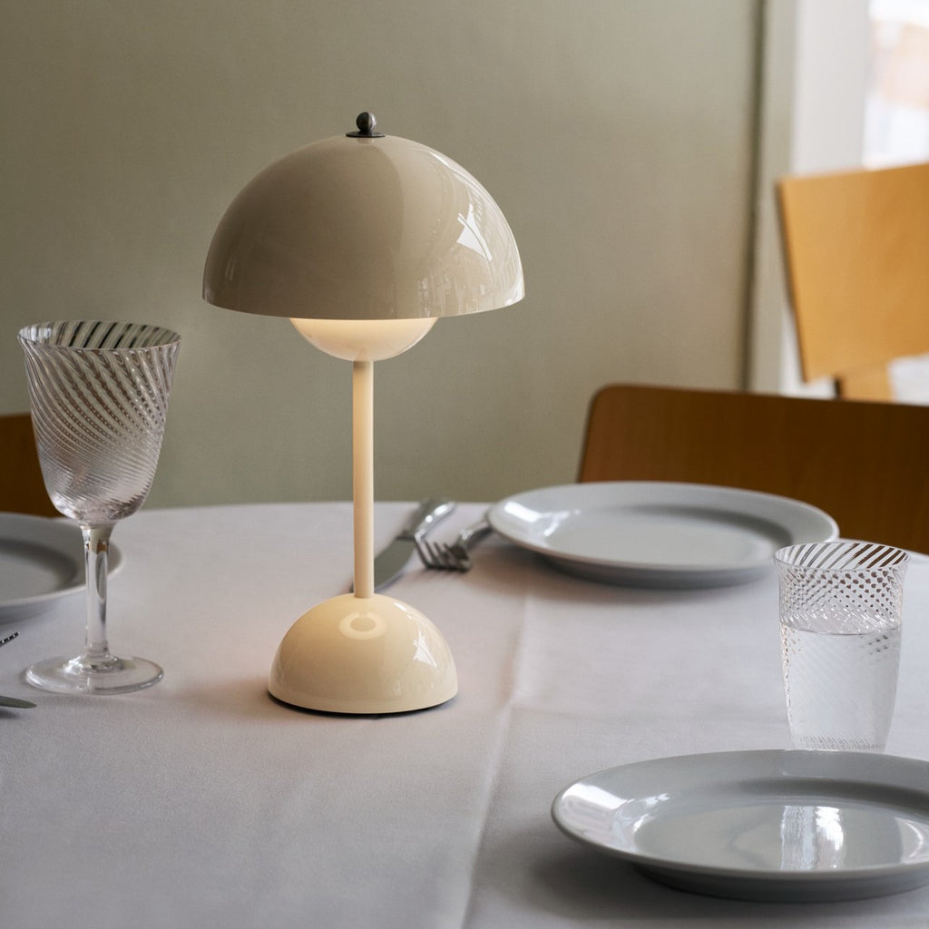 Flowerpot Portable Table Lamp VP9