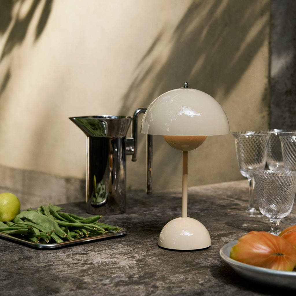 Flowerpot Portable Table Lamp VP9