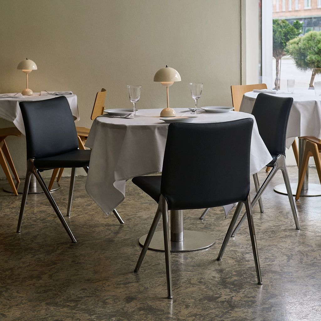 Flowerpot Portable Table Lamp VP9