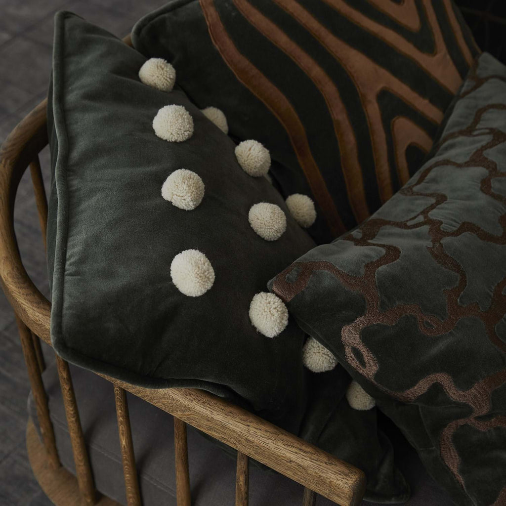 Chand Velvet Cushion Cover 40x60 från Vålamagasinet Prydnadskuddar, Chhatwal & Jonsson, Image-4