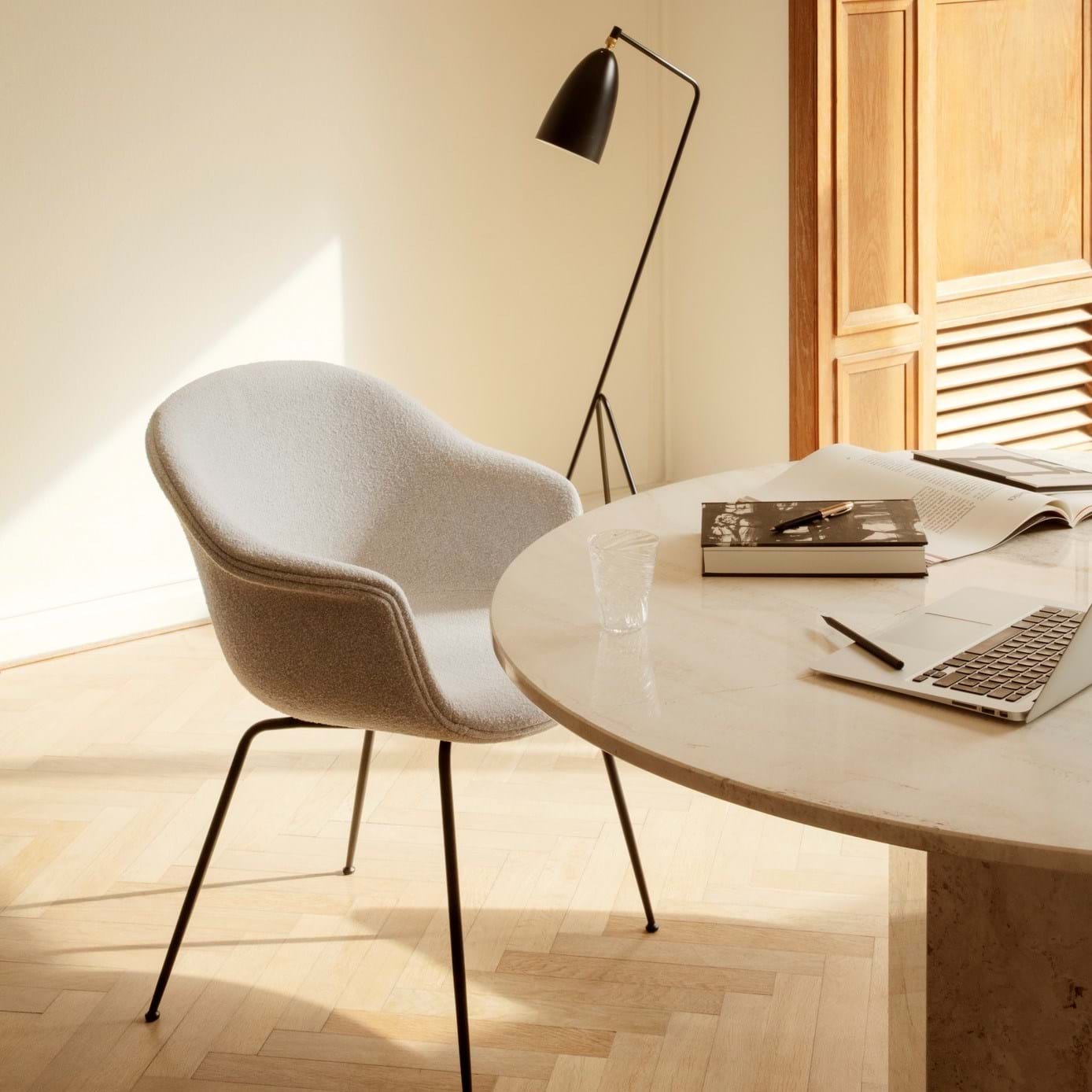 Bat Dining Chair Fully Upholstered Black Matt från Vålamagasinet Matstolar, Gubi, Image-3