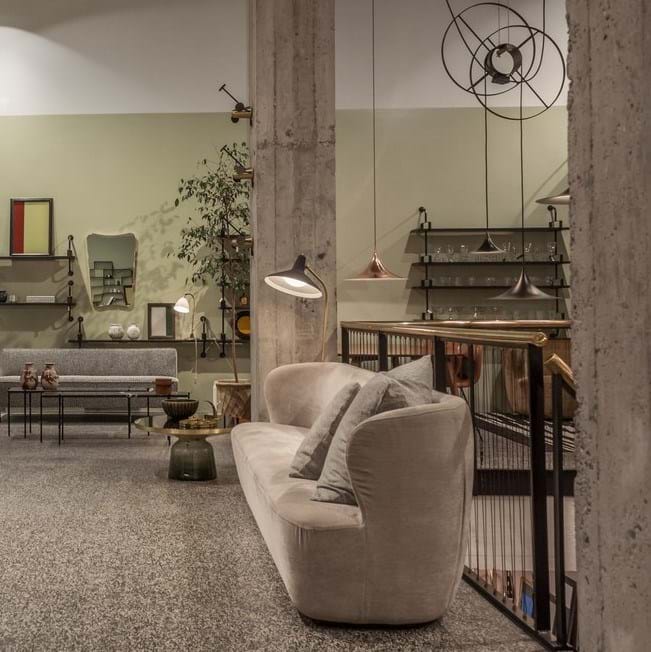 Stay Sofa Black Base 220x95 cm från Vålamagasinet Soffor, Gubi, Image-5