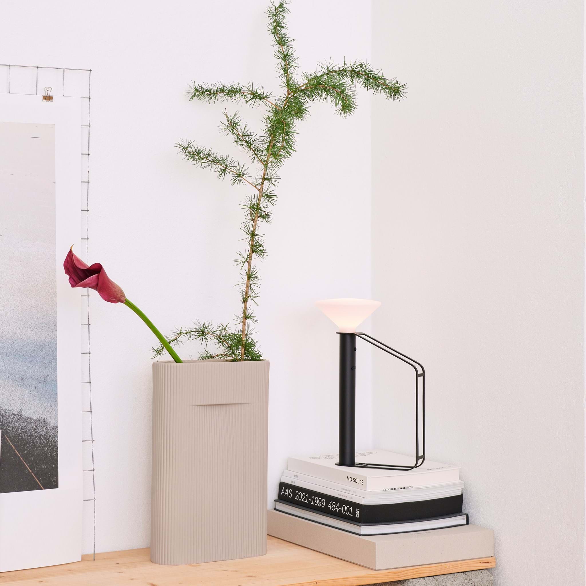 Ridge Vase Medium från Vålamagasinet Krukor och vaser, Muuto, Image-3