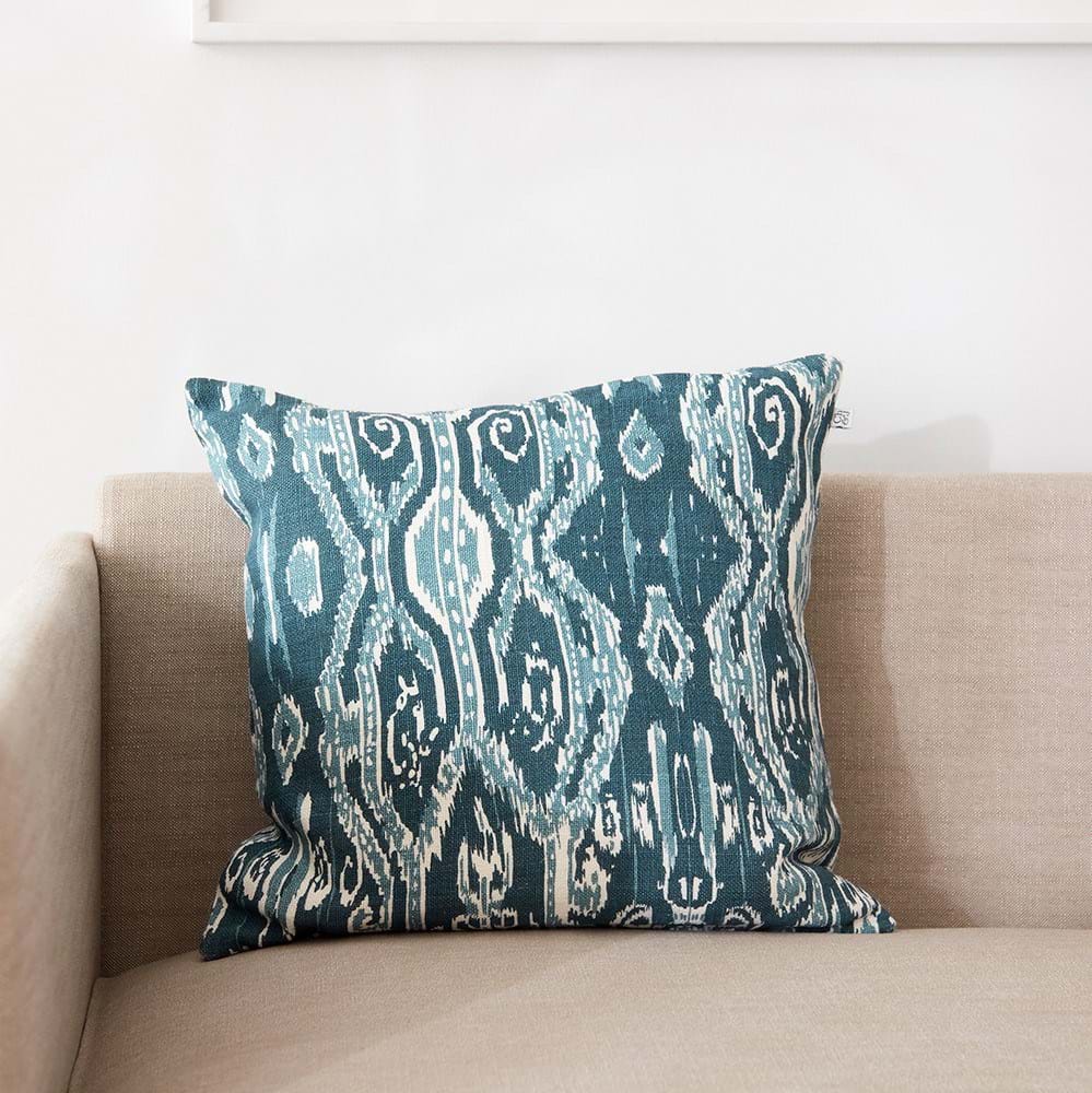 Ikat Madras Linen Cushion Cover 50x50 från Vålamagasinet Prydnadskuddar, Chhatwal & Jonsson, Image-2