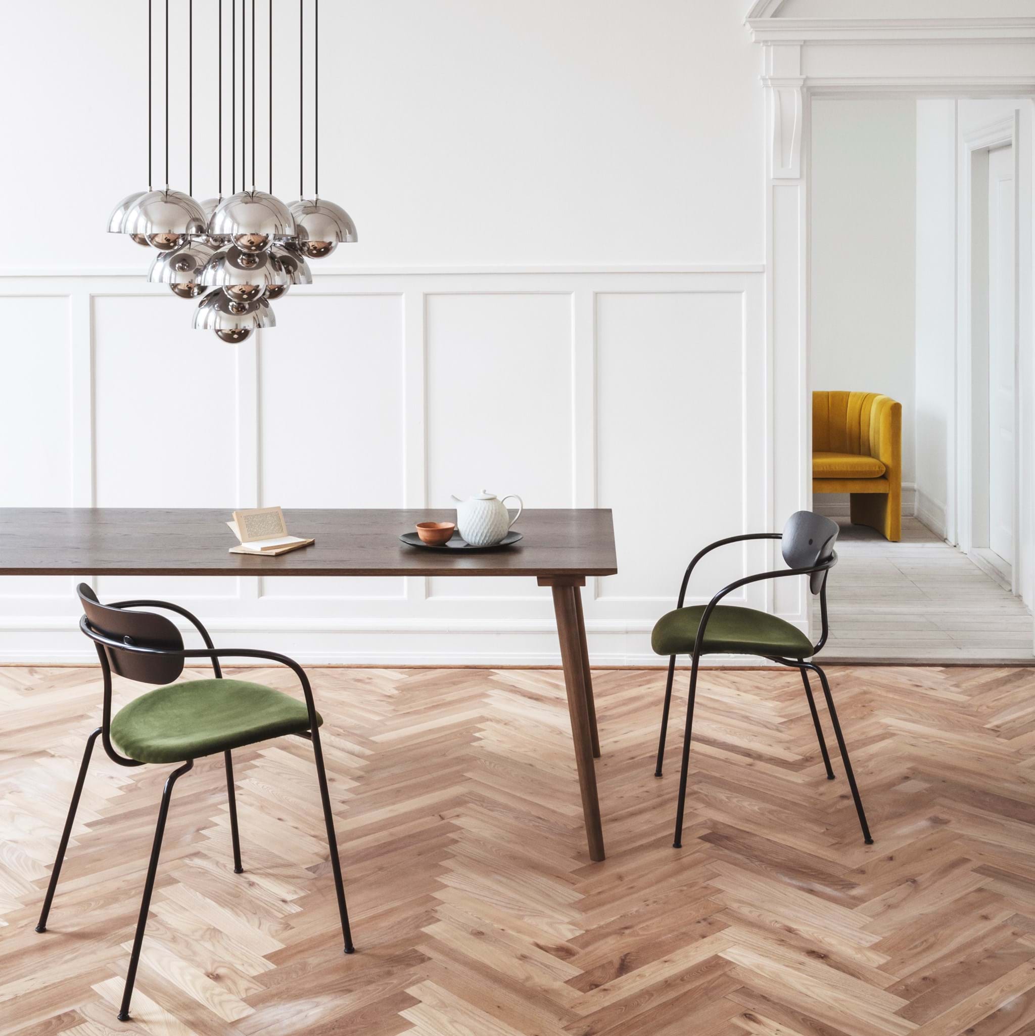 In Between Table SK5 från Vålamagasinet Matbord, &Tradition, Image-3