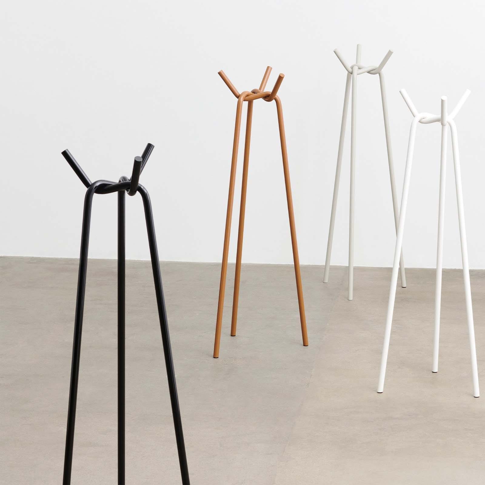 Knit Coat Rack från Vålamagasinet Galgar och hängare, HAY, Image-2