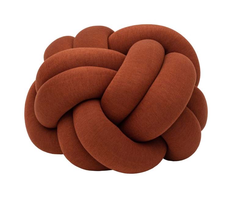 Knot Cushion XL från Vålamagasinet Prydnadskuddar, Design House Stockholm, Image-1