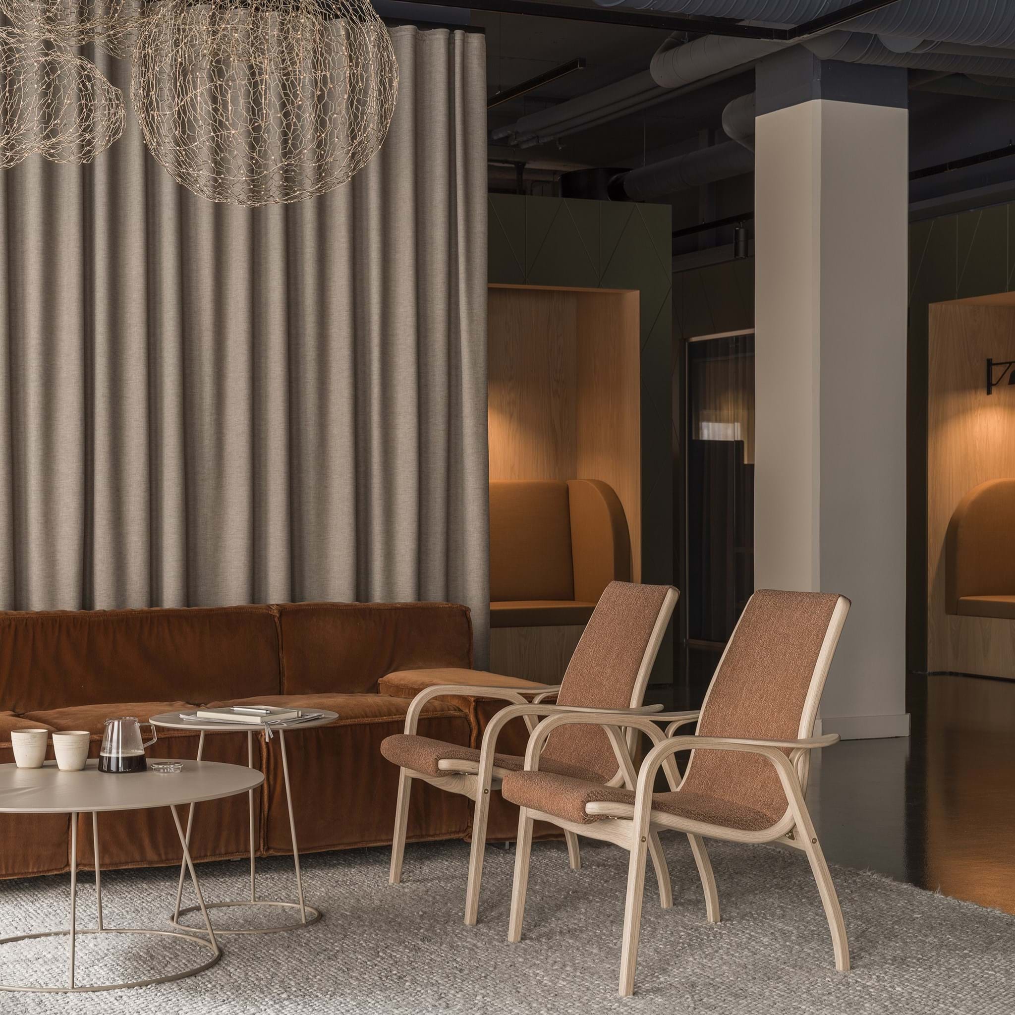 Laminett Fåtölj Vitpigmenterad Ek från Vålamagasinet Fåtöljer, Swedese, Image-3