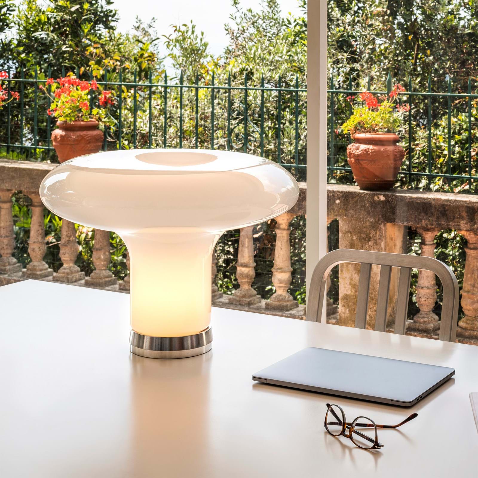 Lesbo Table Lamp från Vålamagasinet Bordslampor, Artemide, Image-2