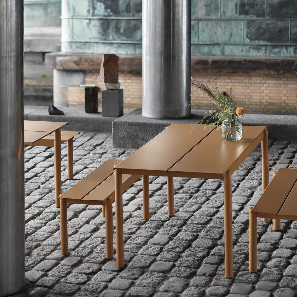 Linear Steel Table 140 CM från Vålamagasinet Matbord utemöbler, Muuto, Image-4