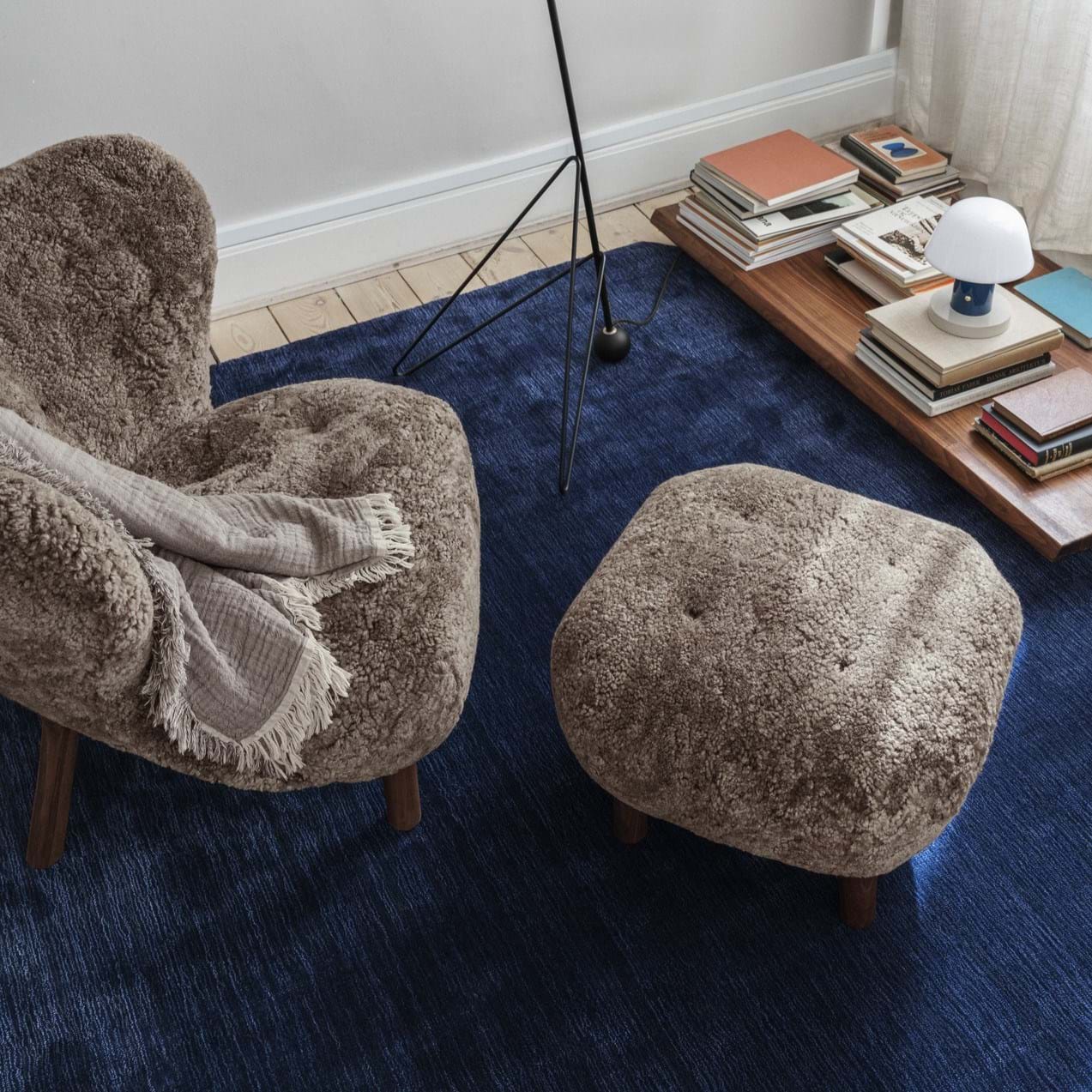 Little Petra VB1 Incl. Pouf från Vålamagasinet Fåtöljer, &Tradition, Image-4