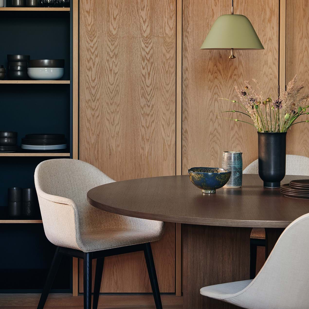 Androgyne Dining Table 120 cm från Vålamagasinet Matbord, Audo Copenhagen, Image-2