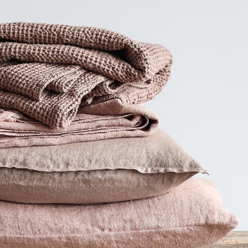 Margaux Cushion Cover från Vålamagasinet Prydnadskuddar, Tell Me More, Image-5