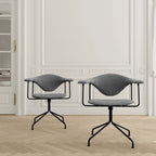 Masculo Meeting Chair Fully Upholstered Swivel Base Black från Vålamagasinet Skrivbordsstolar, Gubi, Image-2