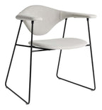 Masculo Dining Chair Fully Upholstered Sledge Base Black från Vålamagasinet Matstolar, Gubi, Image-1