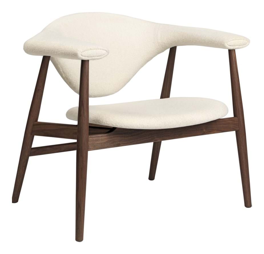 Masculo Lounge Chair Wood Base American Walnut från Vålamagasinet Fåtöljer, Gubi, Image-1