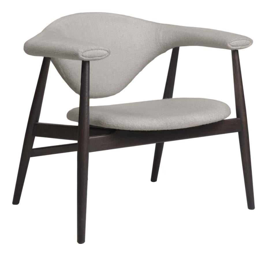 Masculo Lounge Chair Wood Base Black Ash från Vålamagasinet Fåtöljer, Gubi, Image-1