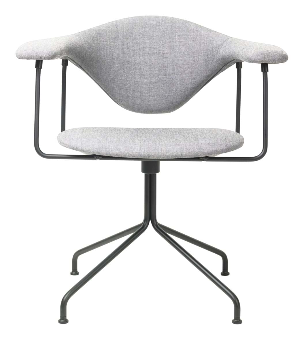 Masculo Meeting Chair Fully Upholstered Swivel Base Black från Vålamagasinet Skrivbordsstolar, Gubi, Image-1