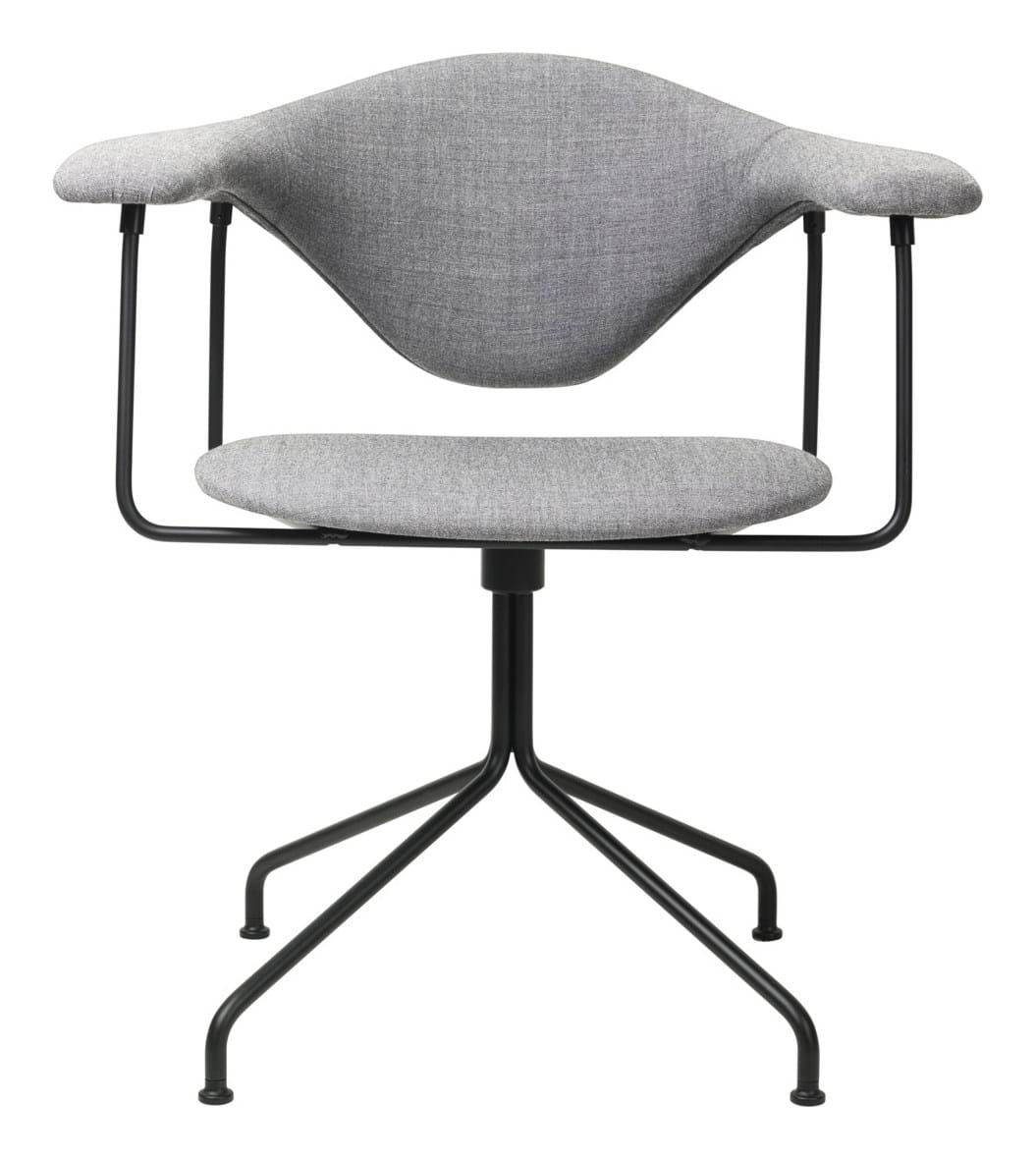 Masculo Meeting Chair Fully Upholstered Swivel Base Black från Vålamagasinet Skrivbordsstolar, Gubi, Image-1