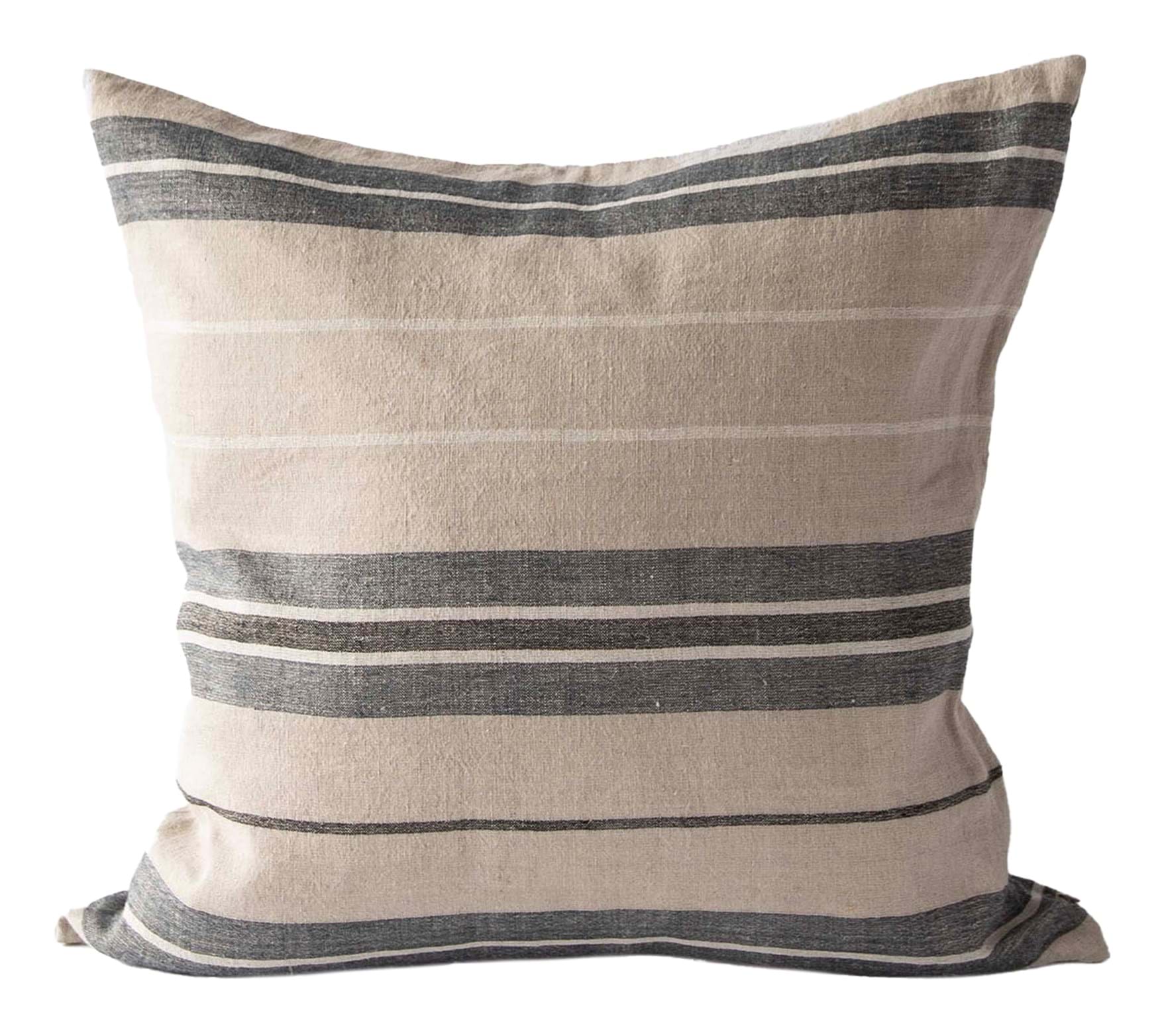 Mika Cushion Cover 50x50 från Vålamagasinet Prydnadskuddar, Tell Me More, Image-1