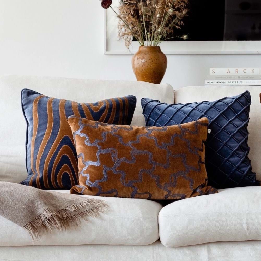 Mita Velvet Cushion Cover 50x50 från Vålamagasinet Prydnadskuddar, Chhatwal & Jonsson, Image-2