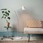 NJP Golvlampa från Vålamagasinet Golvlampor, Louis Poulsen, Image-2