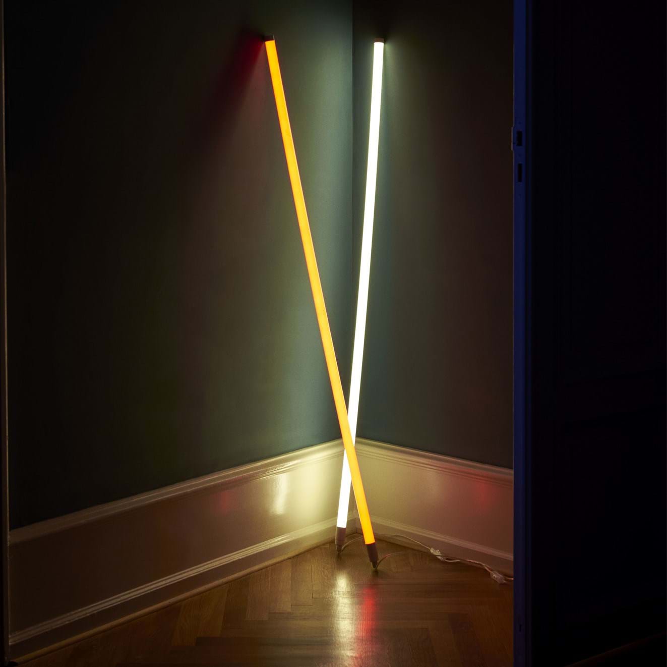 Neon Tube LED från Vålamagasinet Golvlampor, HAY, Image-5
