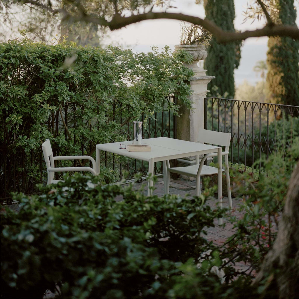 May Table 85x85 cm från Vålamagasinet Matbord utemöbler, New Works, Image-2