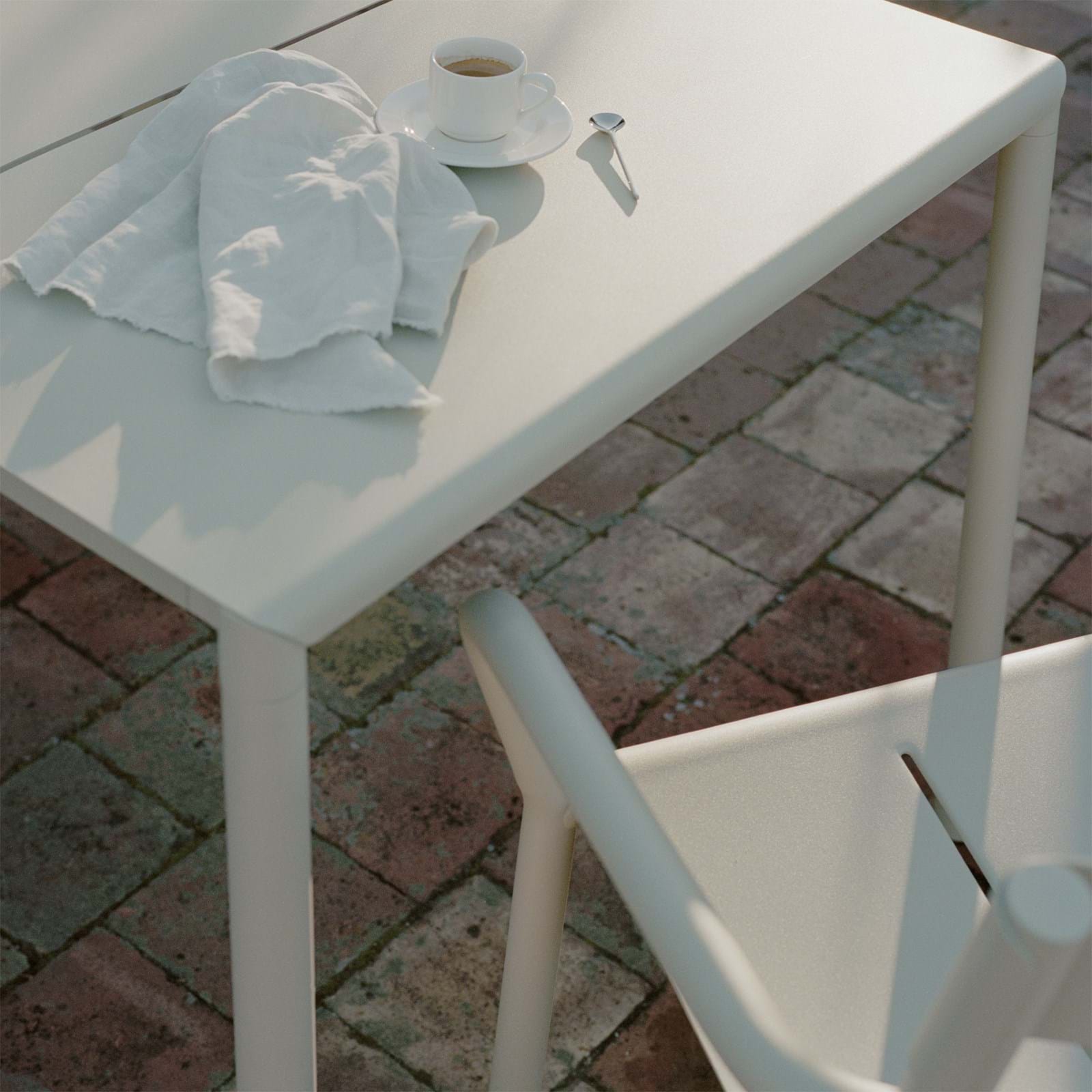 May Table 170x85 cm från Vålamagasinet Matbord utemöbler, New Works, Image-4