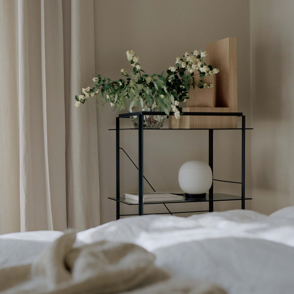 Lantern Globe Table Lamp från Vålamagasinet Bordslampor, New Works, Image-4