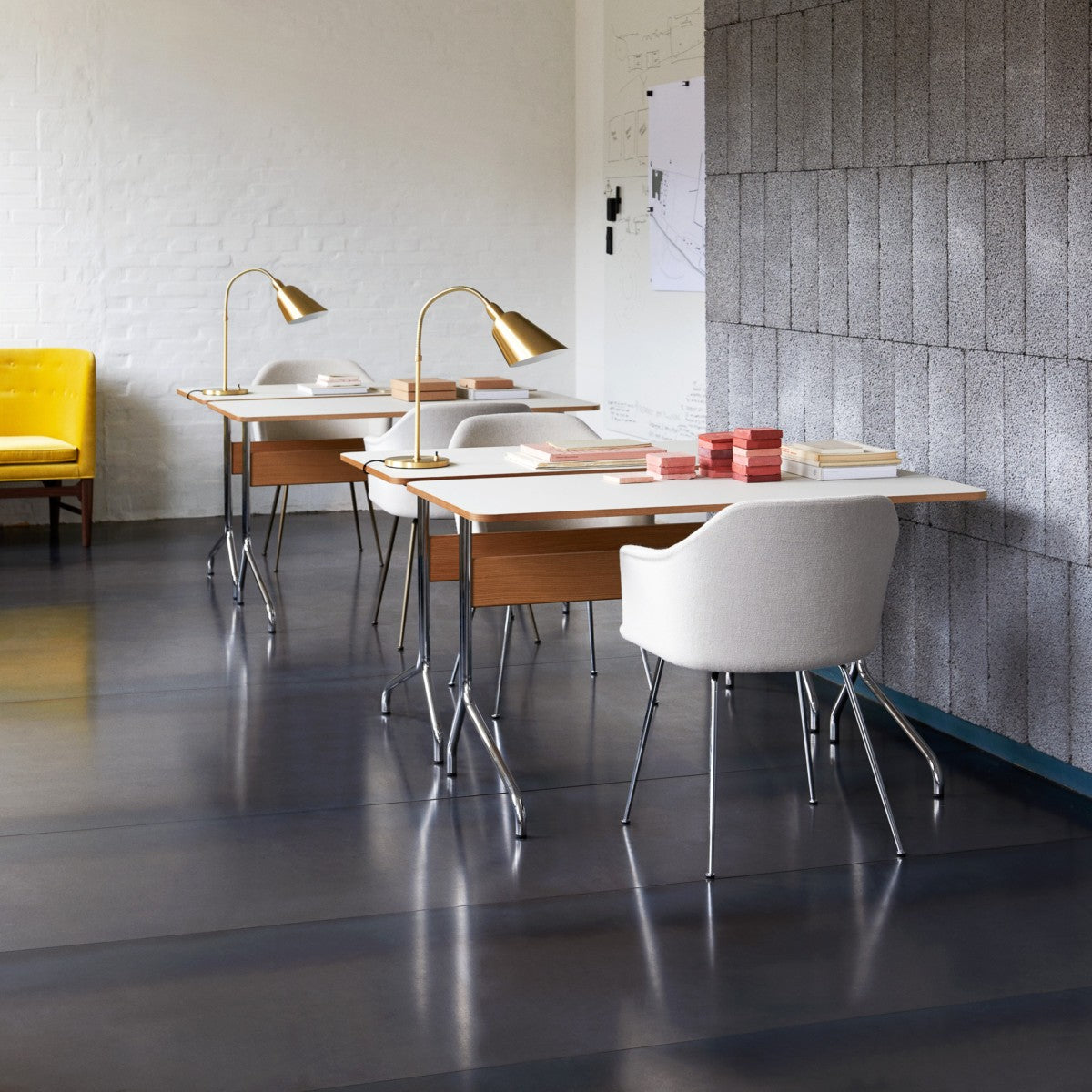 Pavilion Desk AV16