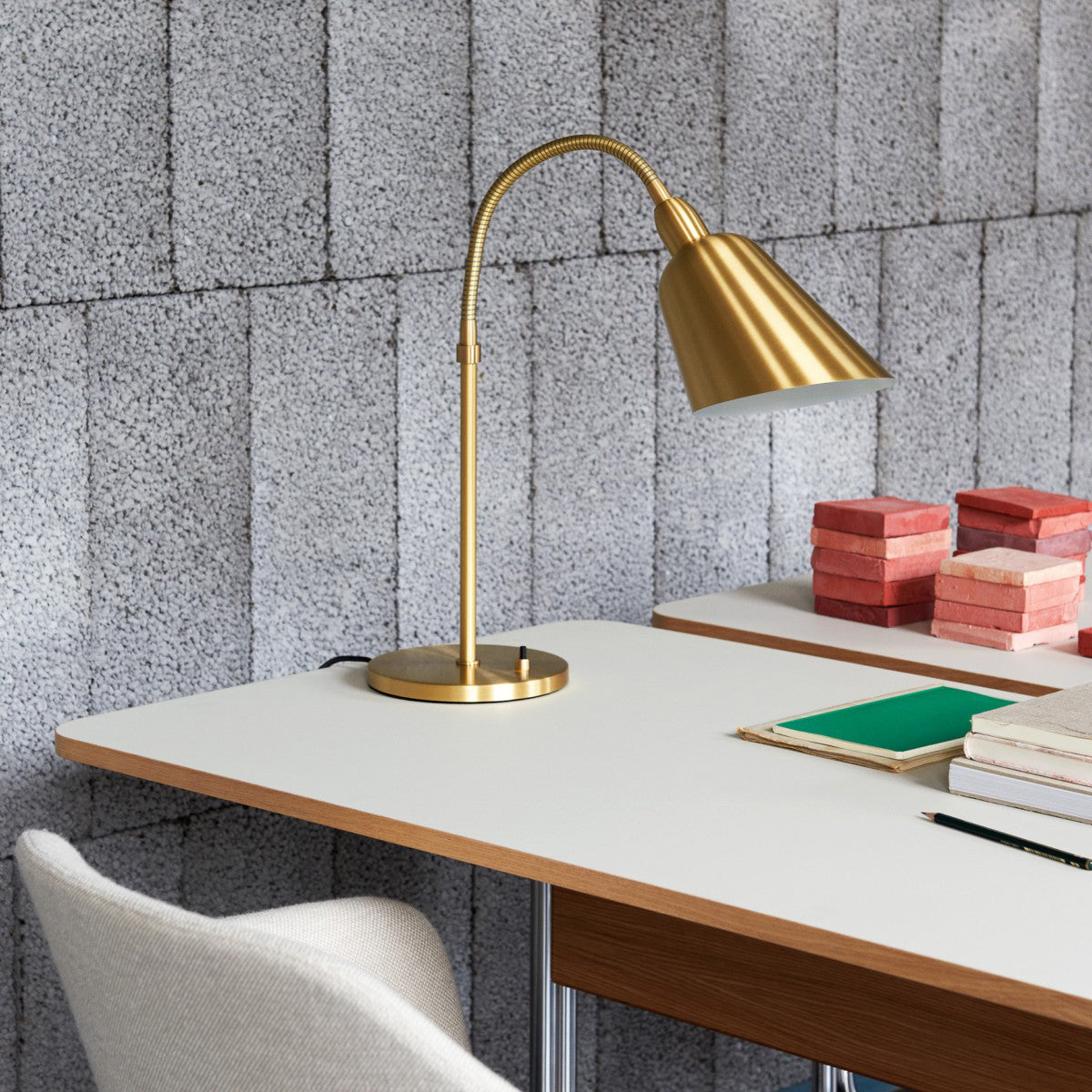 Pavilion Desk AV16