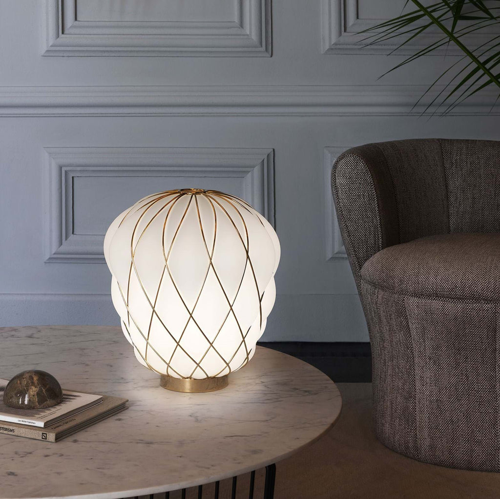 Pinecone Table Lamp Ø30 från Vålamagasinet Bordslampor, Fontana Arte, Image-2