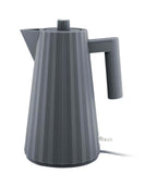 Plisse Elektrisk Vattenkokare 1,7 L från Vålamagasinet Presenttips, Alessi, Image-1