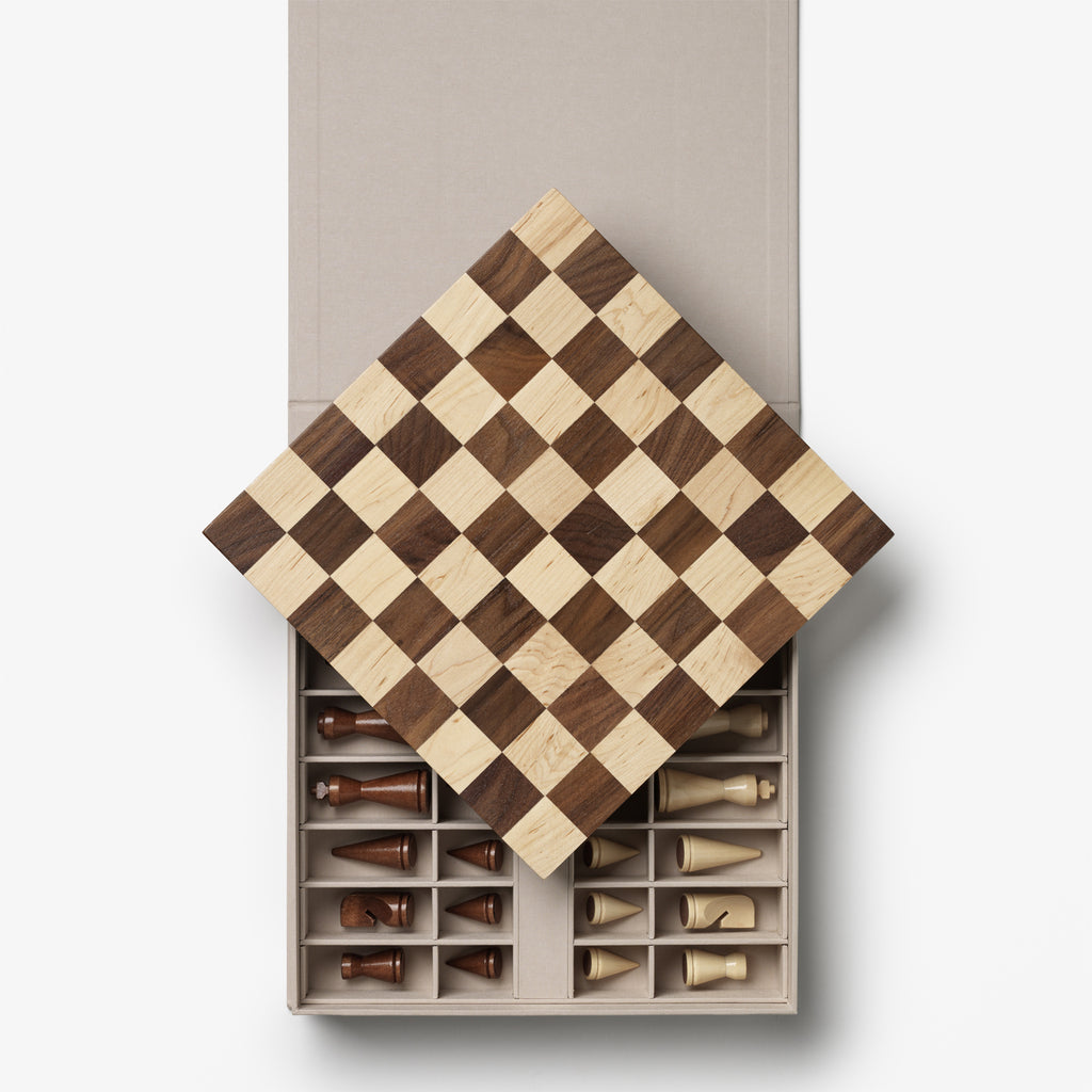 The Minimalist Wood Chess