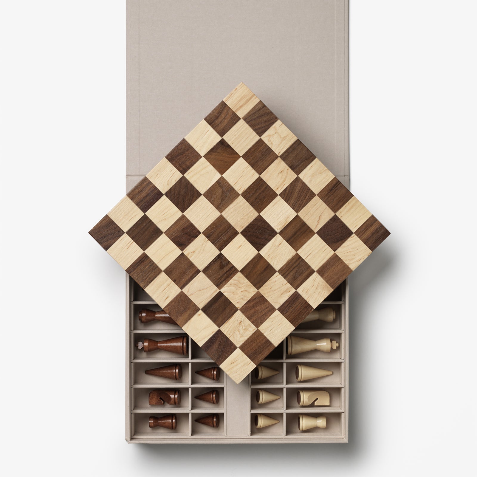 The Minimalist Wood Chess