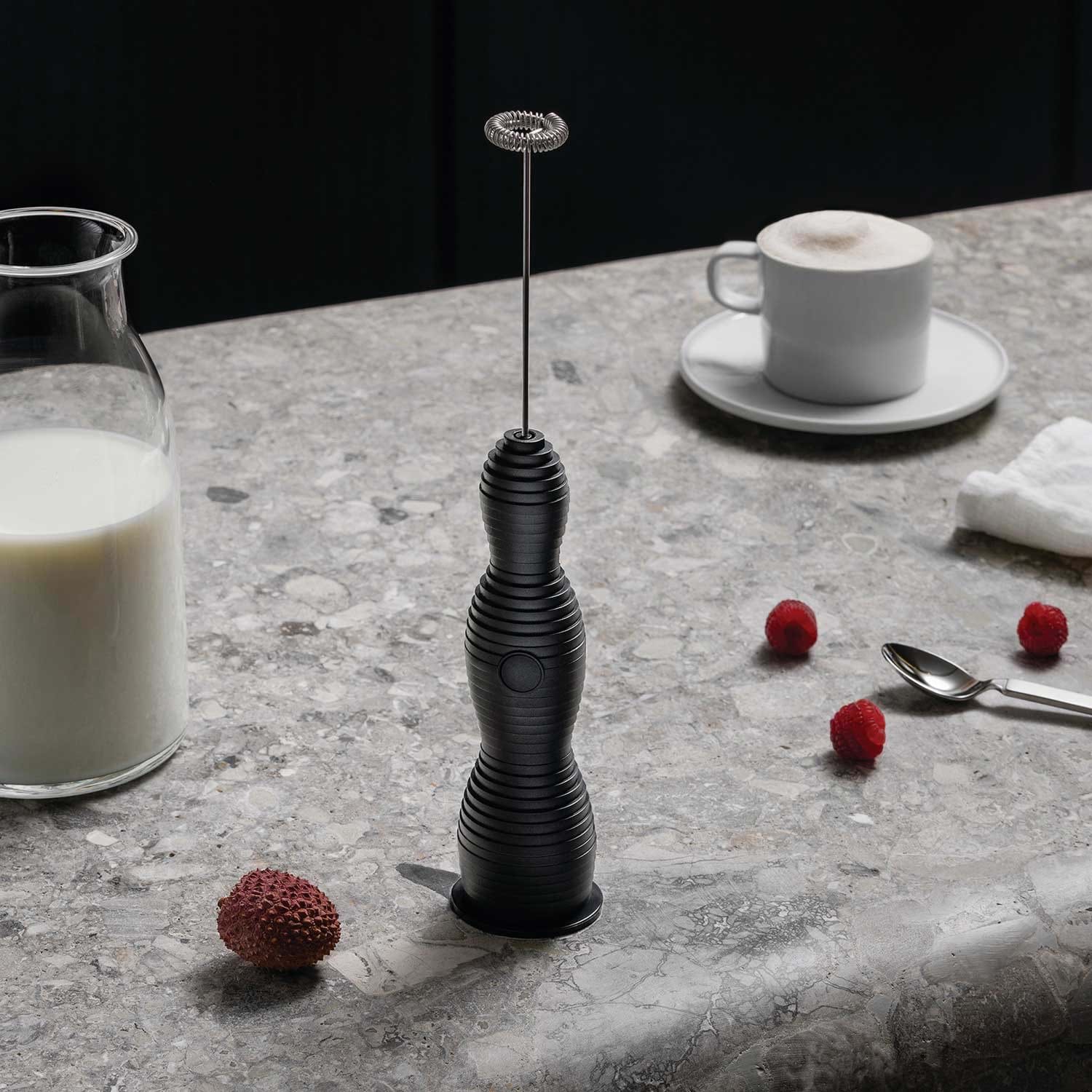 Pulcina Mjölkskummare från Vålamagasinet Kökstillbehör, Alessi, Image-2