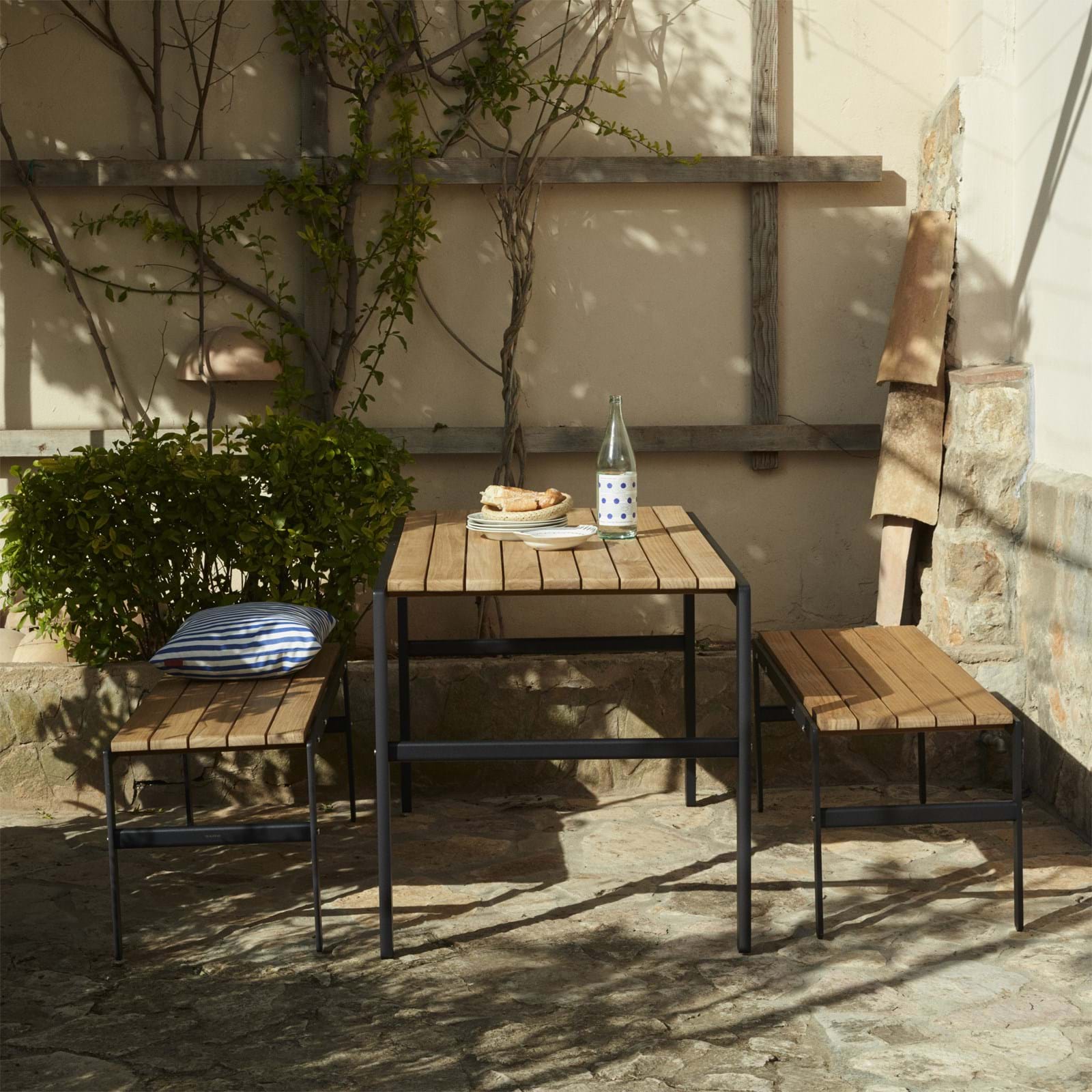 Reform Table Teak 125 från Vålamagasinet Matbord utemöbler, Skagerak, Image-4