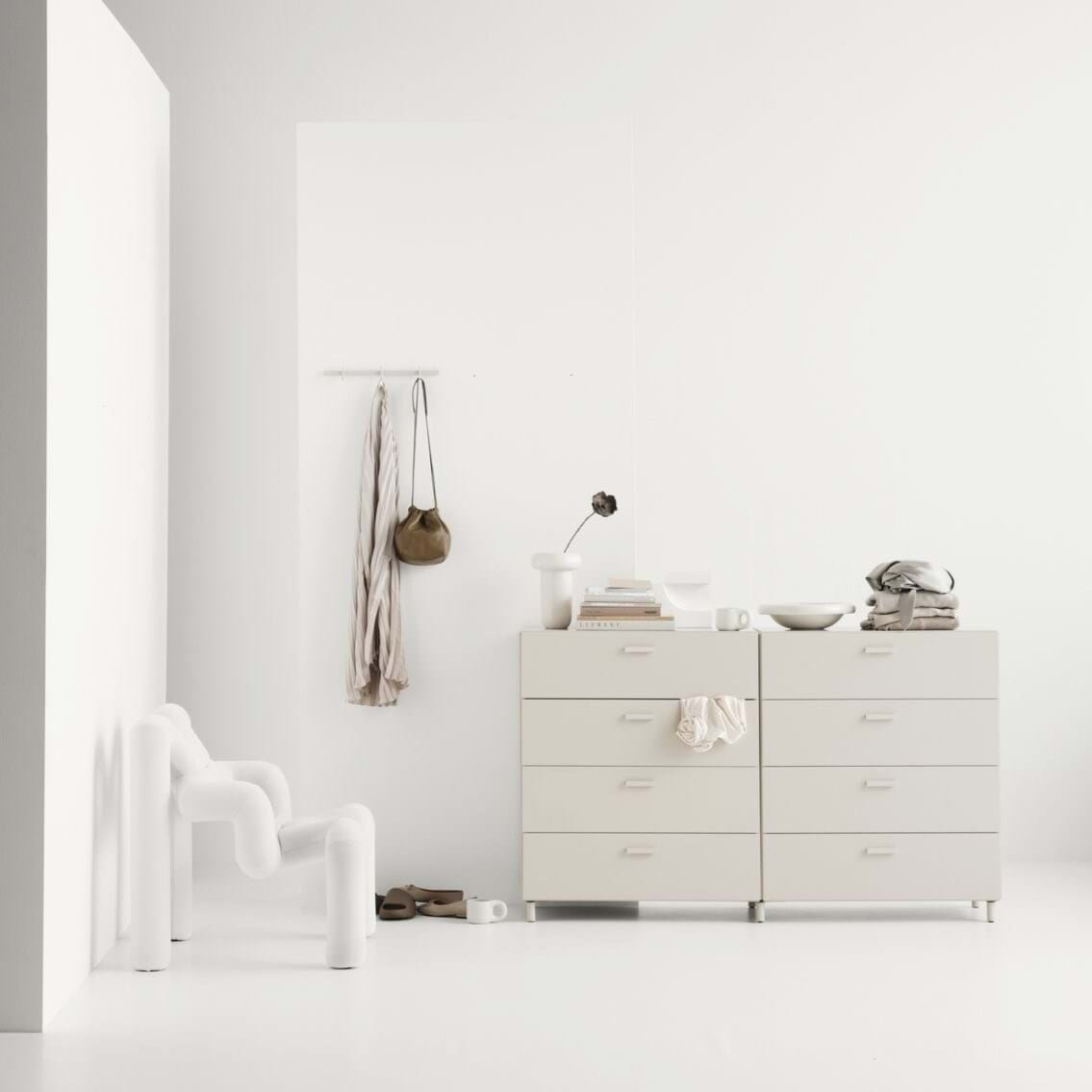 Relief Byrå Bred från Vålamagasinet Byråar, Relief, Image-2