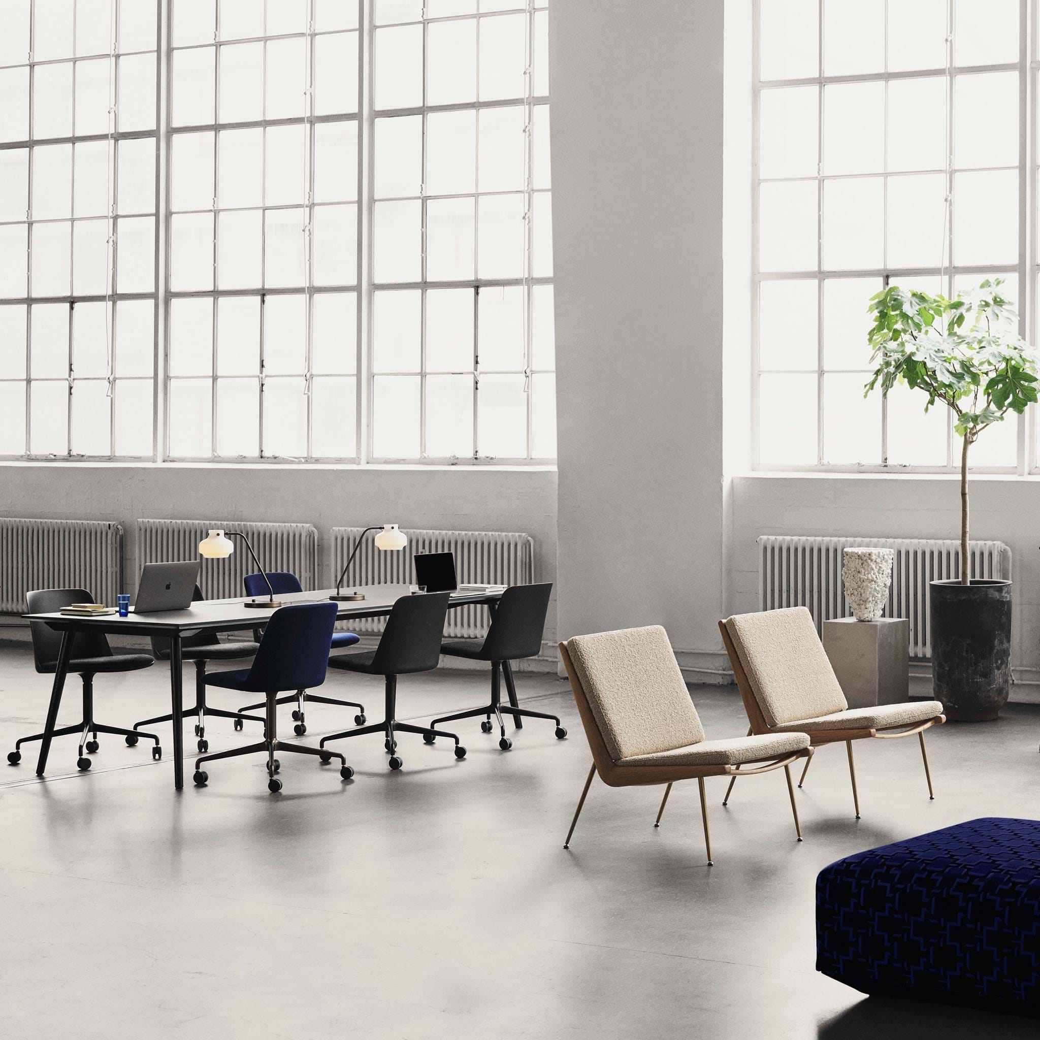 Rely Chair HW23 Black Swivel Base från Vålamagasinet Skrivbordsstolar, &Tradition, Image-2