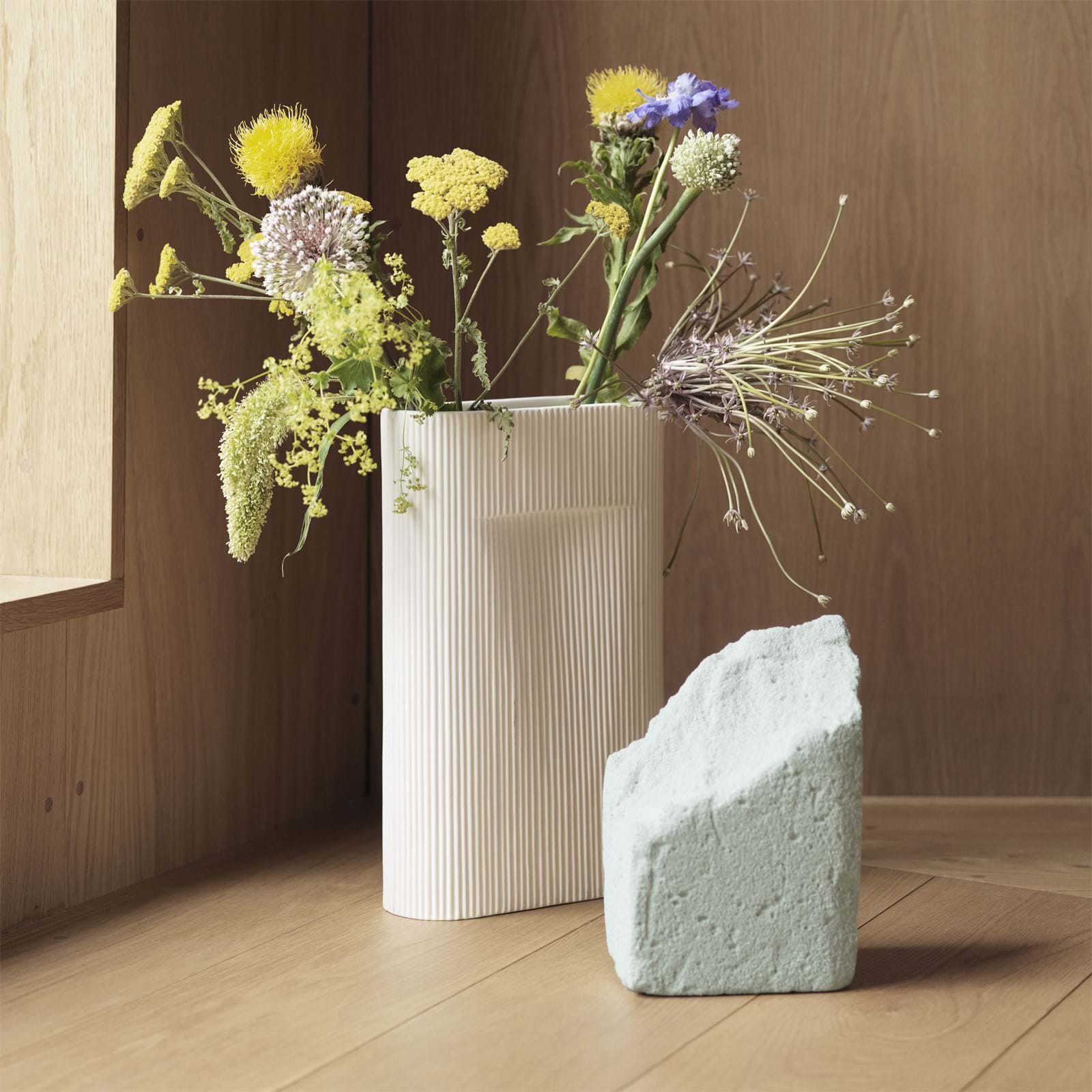 Ridge Vase Large från Vålamagasinet Krukor och vaser, Muuto, Image-3